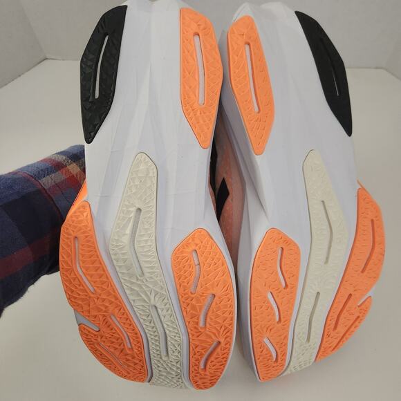 New Balance Fuelcell Rebel v4 White / Angora -- MFCXCN4 - US 12 wide